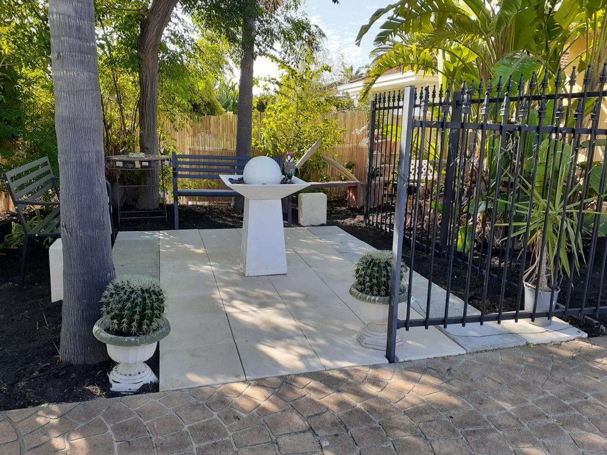 Palms Bed & Breakfast Perth Buitenkant foto